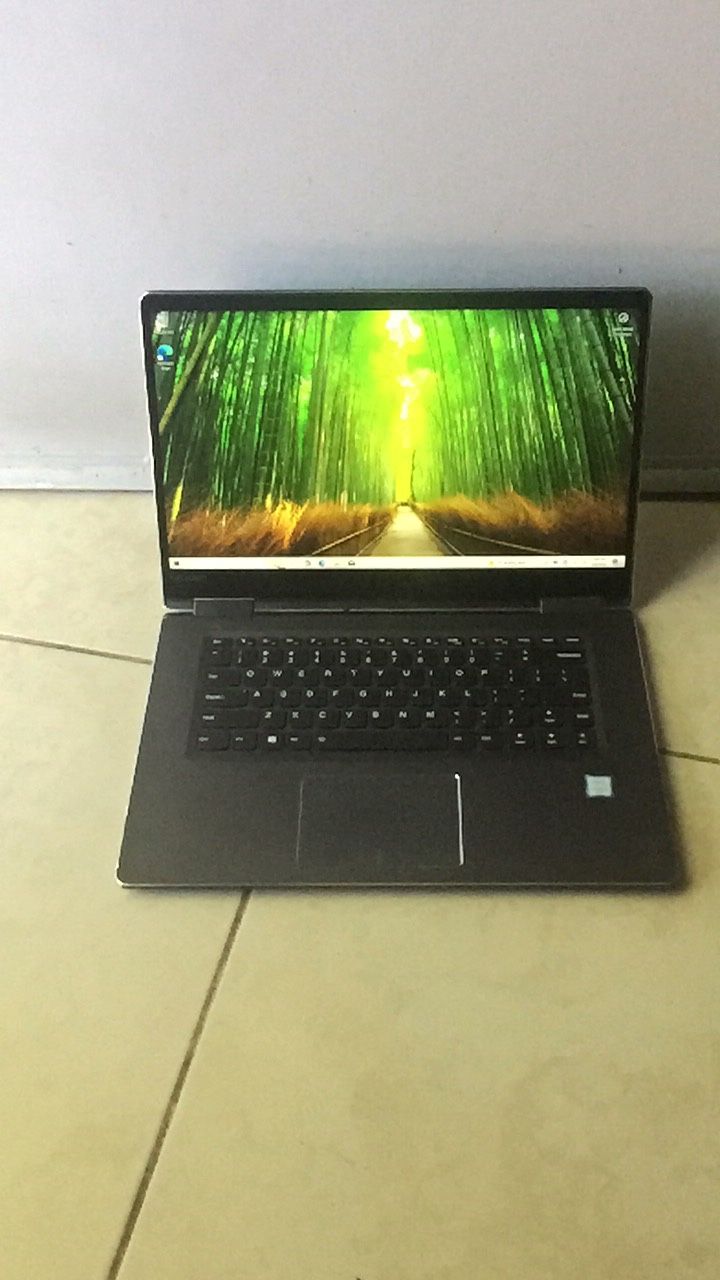 15.6” Lenovo Yoga 2-1 Touchscreen i5 Processor 128gb SSD 8gb Ram Come With Charger Light up Keyboard Window 10 good Condition