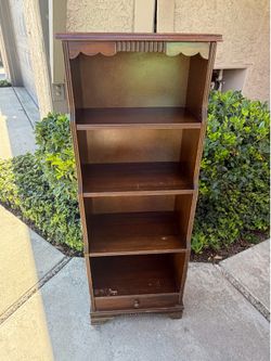 Vintage Early American Style Library Wood Bookcase - 1900s / 20th Century