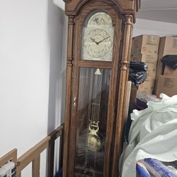 VINTAGE LIKE NEW RIDGEWAY GRANDFATHER CLOCK 