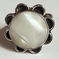 Sterling Silver Mother Of Pearl Southwestern Ring Size 8