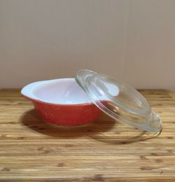Vintage 8oz PYREX casserole dish