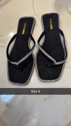 Fashion Nova Black Rhinestone Sandals – Size 8 –