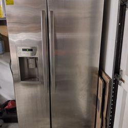 Kenmore Fridge / Refrigerator 