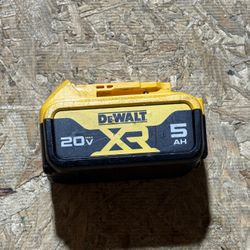 Dewalt DCB205 20V MAX XR 5AH Battery