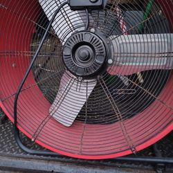 Large RK industrial fan with metal blades. $65 Located MountDora Fla 32757