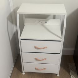Drawers With Charging Port 