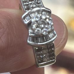 14k Diamonds Ring 