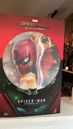 Hot Toys Spider-Man Far from home Tom Holland figure