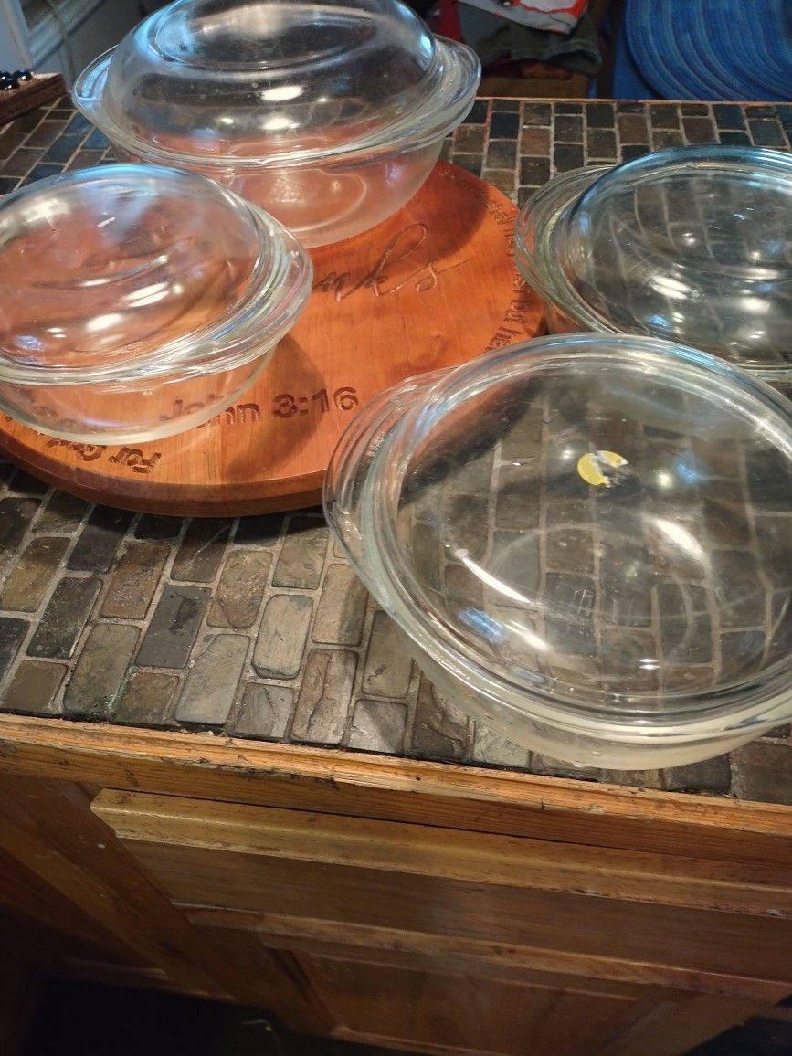 Vintage PYREX covered Bowls