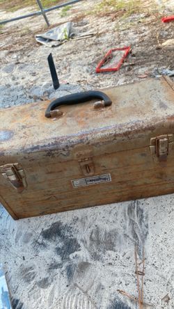 Craftsman 1970s vintage metal tool box