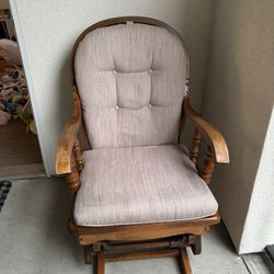 Glider Rocking Chair -Must Pickup
