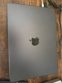 MacBook Pro 14 inch - 2024