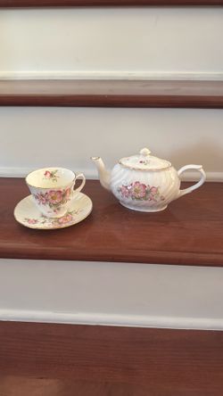Tea pot