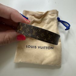 Lv braclet