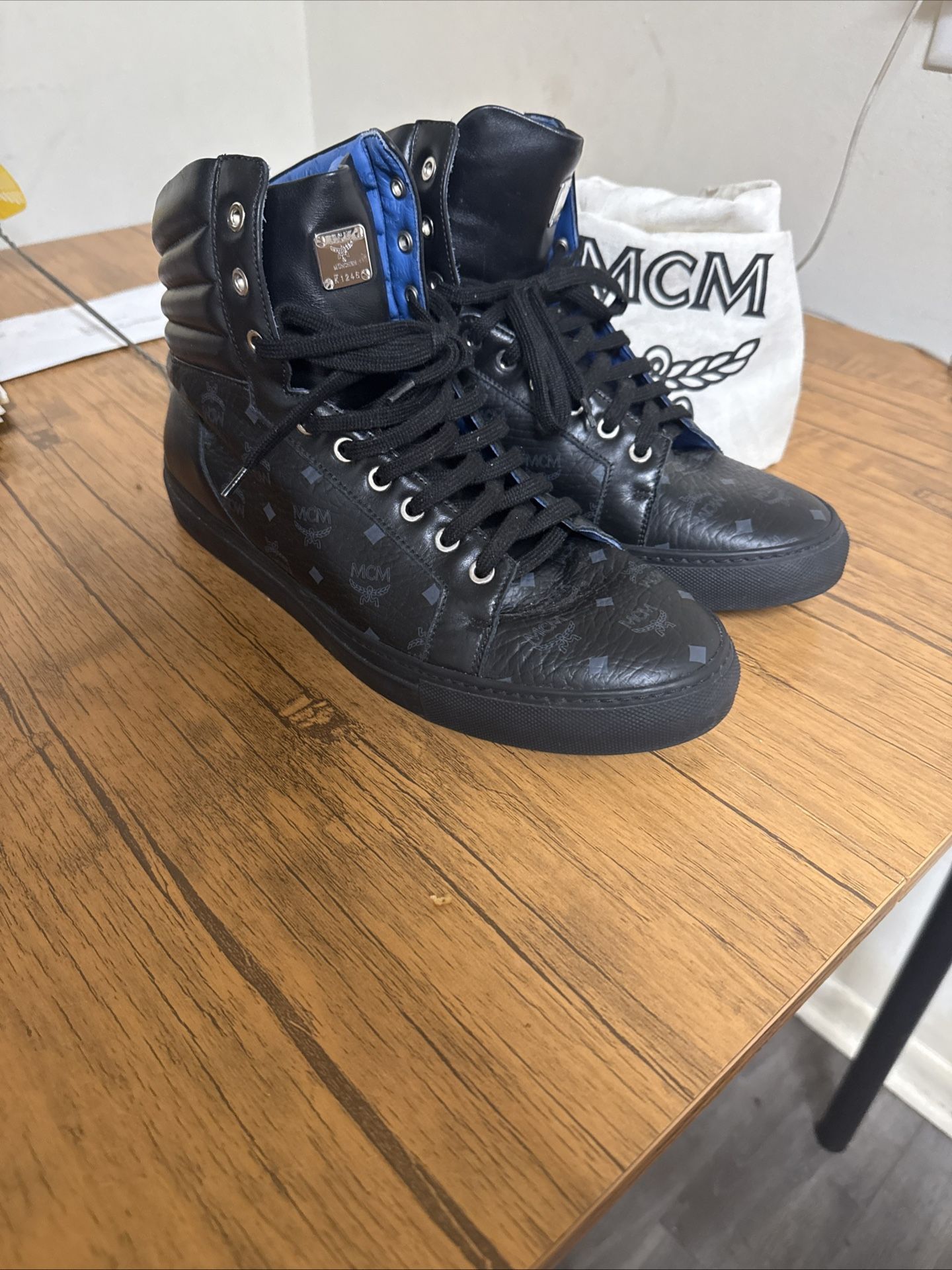 MCM Vintage Casual Sneakers 