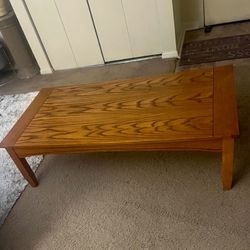 Wood Coffee Table Details In The Photos Pickup Gaithersburg Md20877