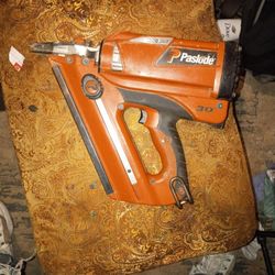 Paslode 30 XP Nail Gun