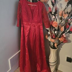 Red Long Beautiful Woman's Dress Size 3xl