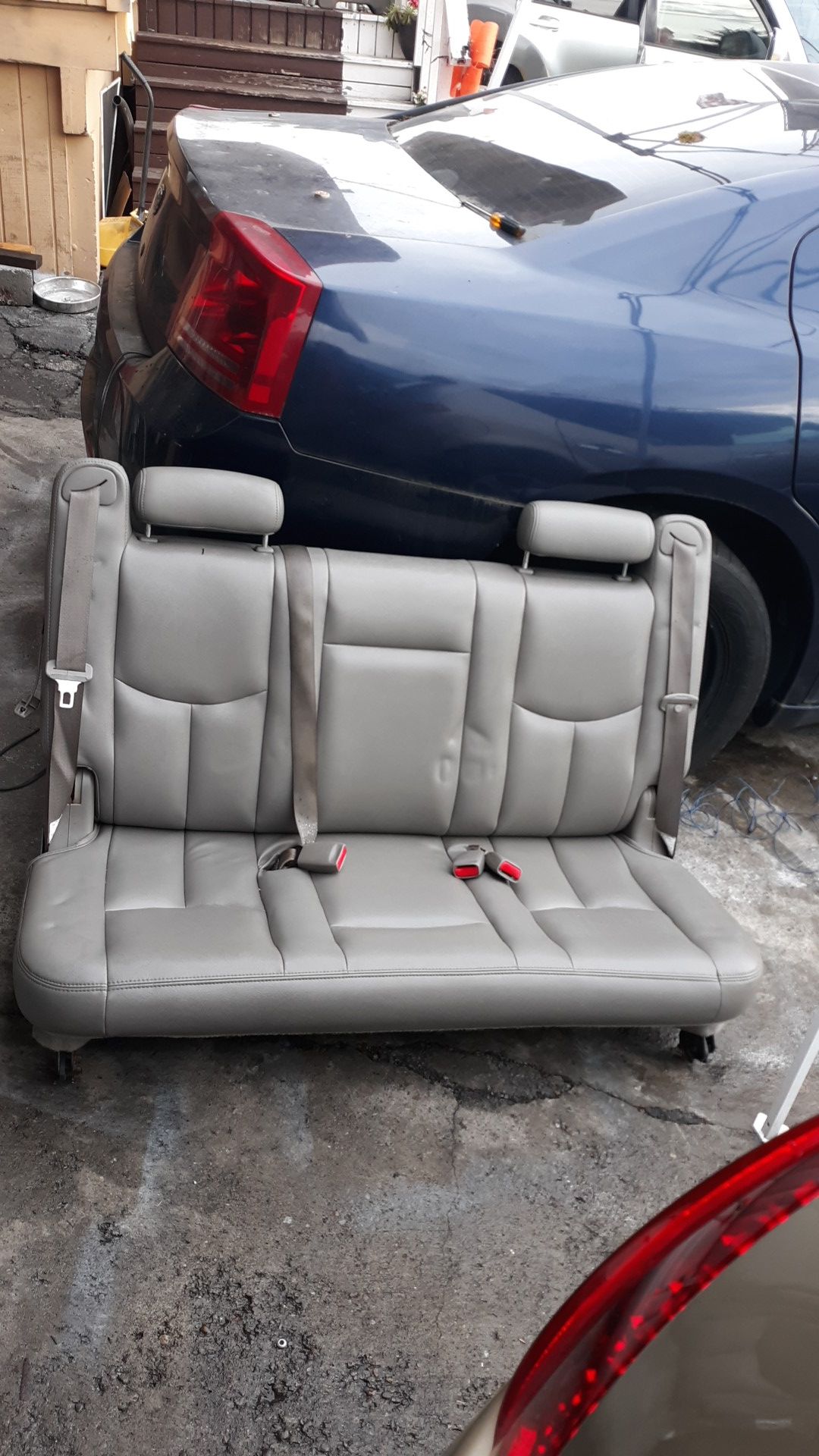 2004 Chevy suburban 3rd seat for Sale in Seattle, WA OfferUp