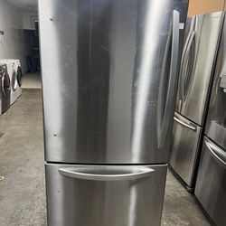 Refrigerator Bottom Freezer 