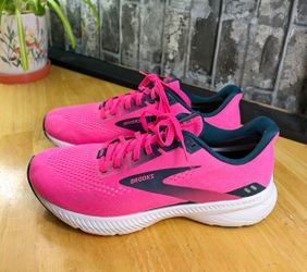Brooks Launch 8 Women’s Pink/Navy/White Low Top Lace-Up Mesh Running 10.5 B