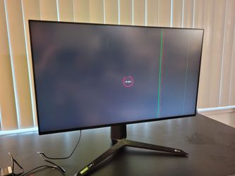 LG 27GN950 4K monitor with display artifacts