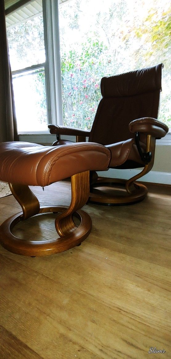 EKORNES Stressless Adjustable Recliner With Otto