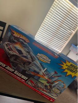 Hot Wheels Super Jump raceway