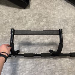 Golds Gym Doorframe Pull-up Bar
