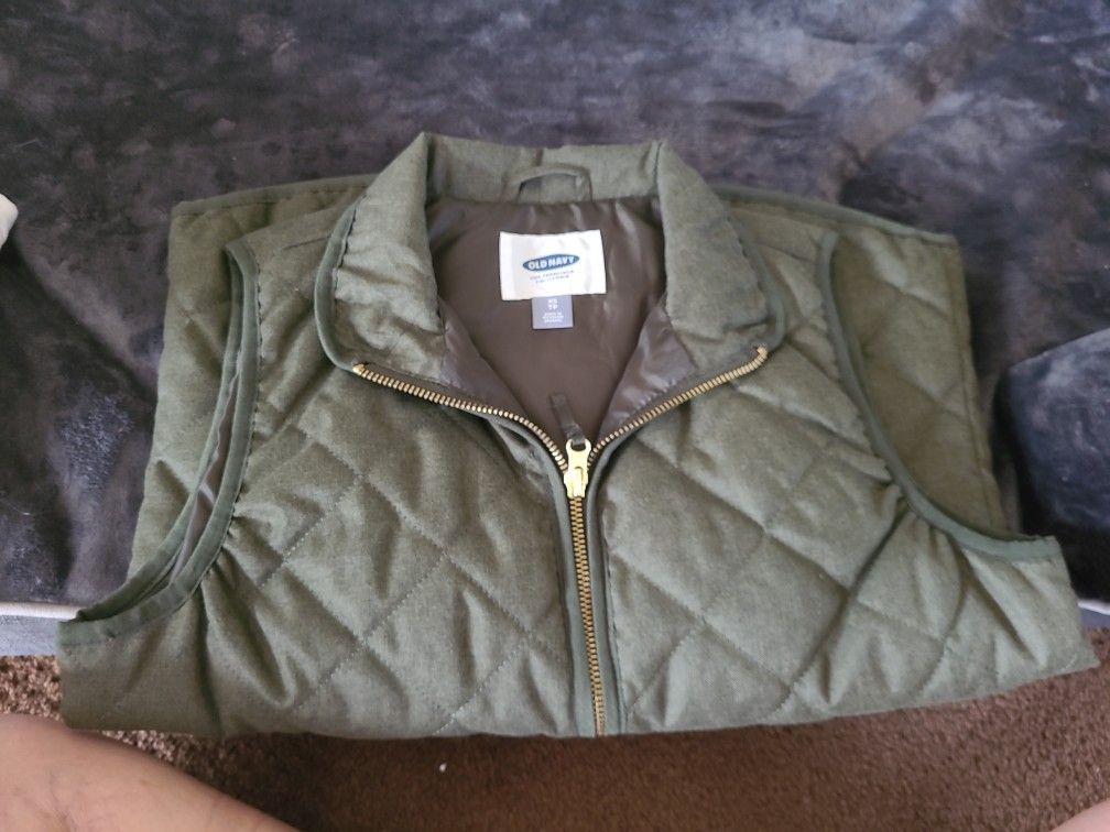 Old Navy. Green Puffer Vest. Size XS
