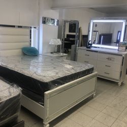 Queen Bed Dresser Mirror Nightstand 