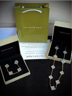 Vintage Alhambra White & 18K Yellow Gold Set (Mother-of-pearl) - NEW!