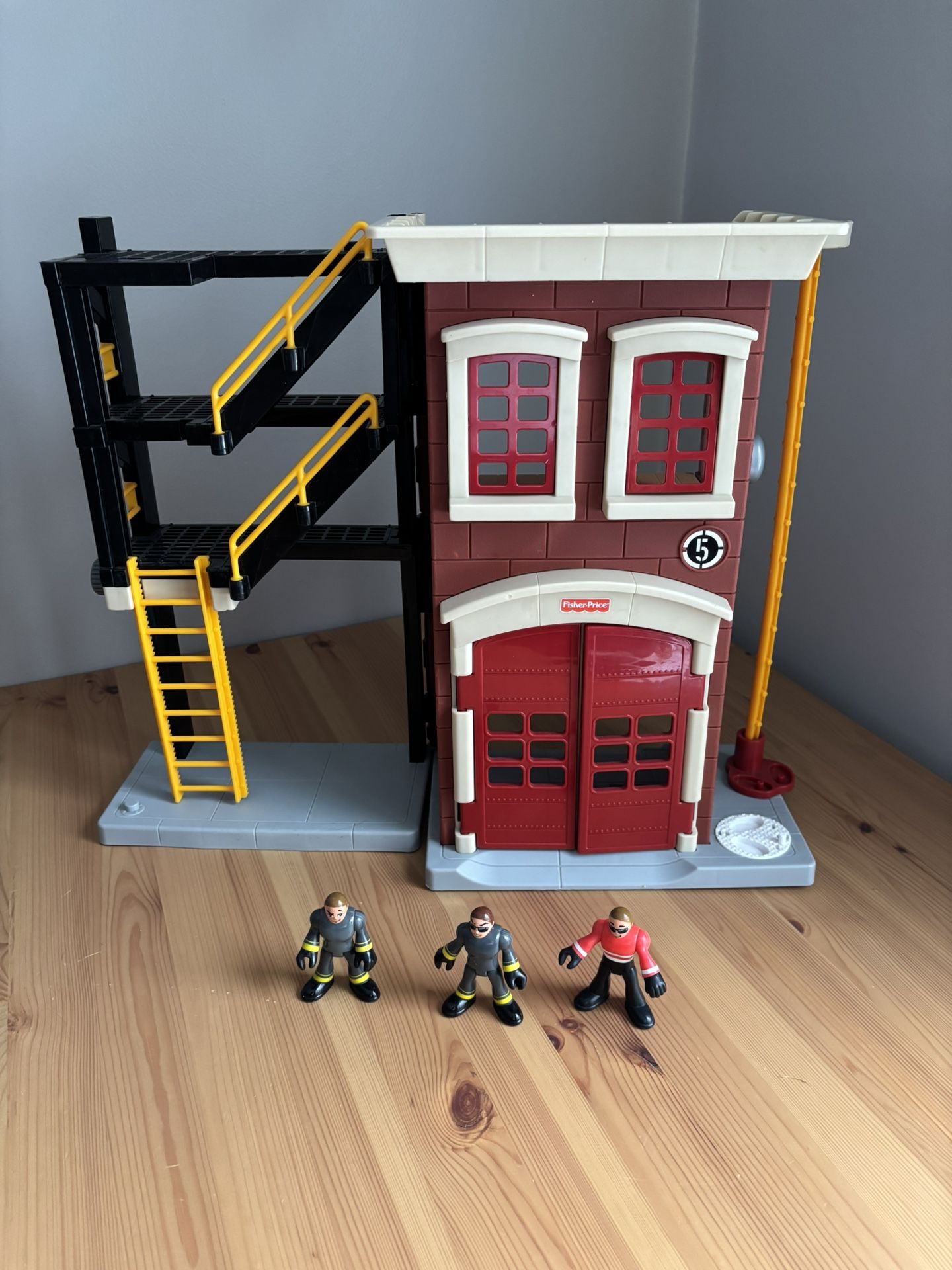 Fisher Price Imaginext Rescue Fire Station House & Figures Firefighters