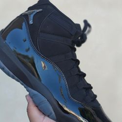 Jordan 11 Retro Cap and Gown (Prom Night) Size 12 - Black/Black