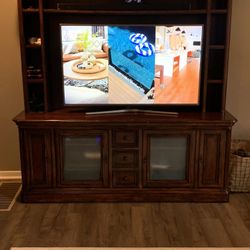 Solid wood Entertainment Stand