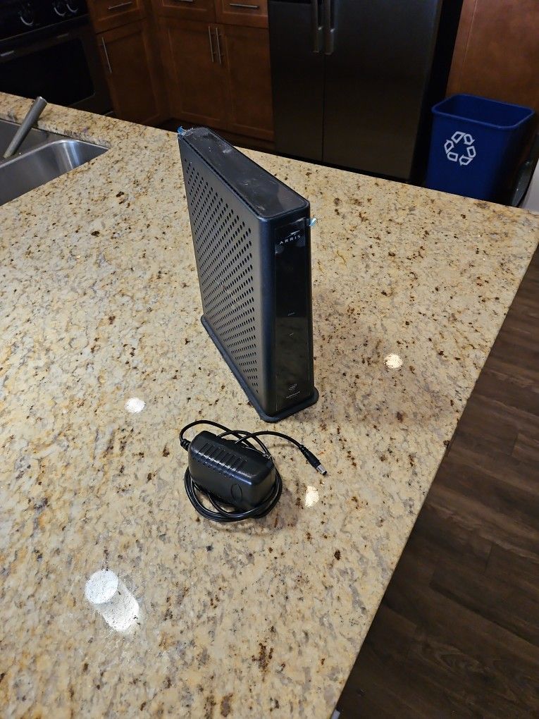 Arris Surfboard SBG-8300 Cable Modem & WIFI