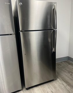 GE Top Freezer Fridge – Stainless, Clean Interior