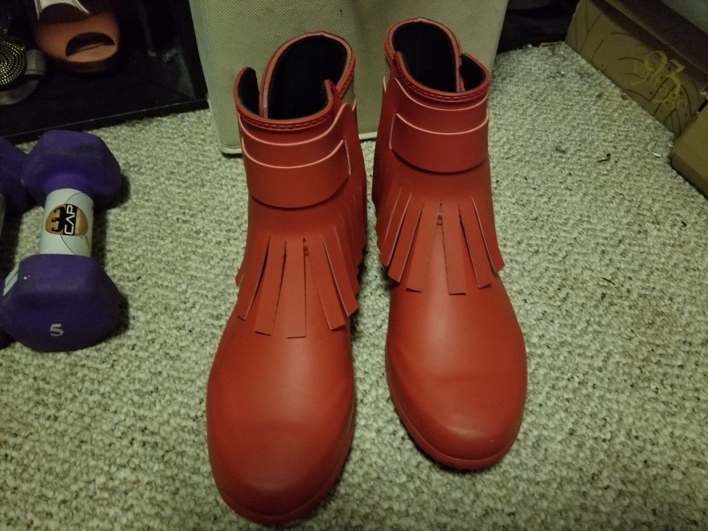 Burberry rain boot