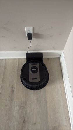 Self cleaning - vaccum + mop