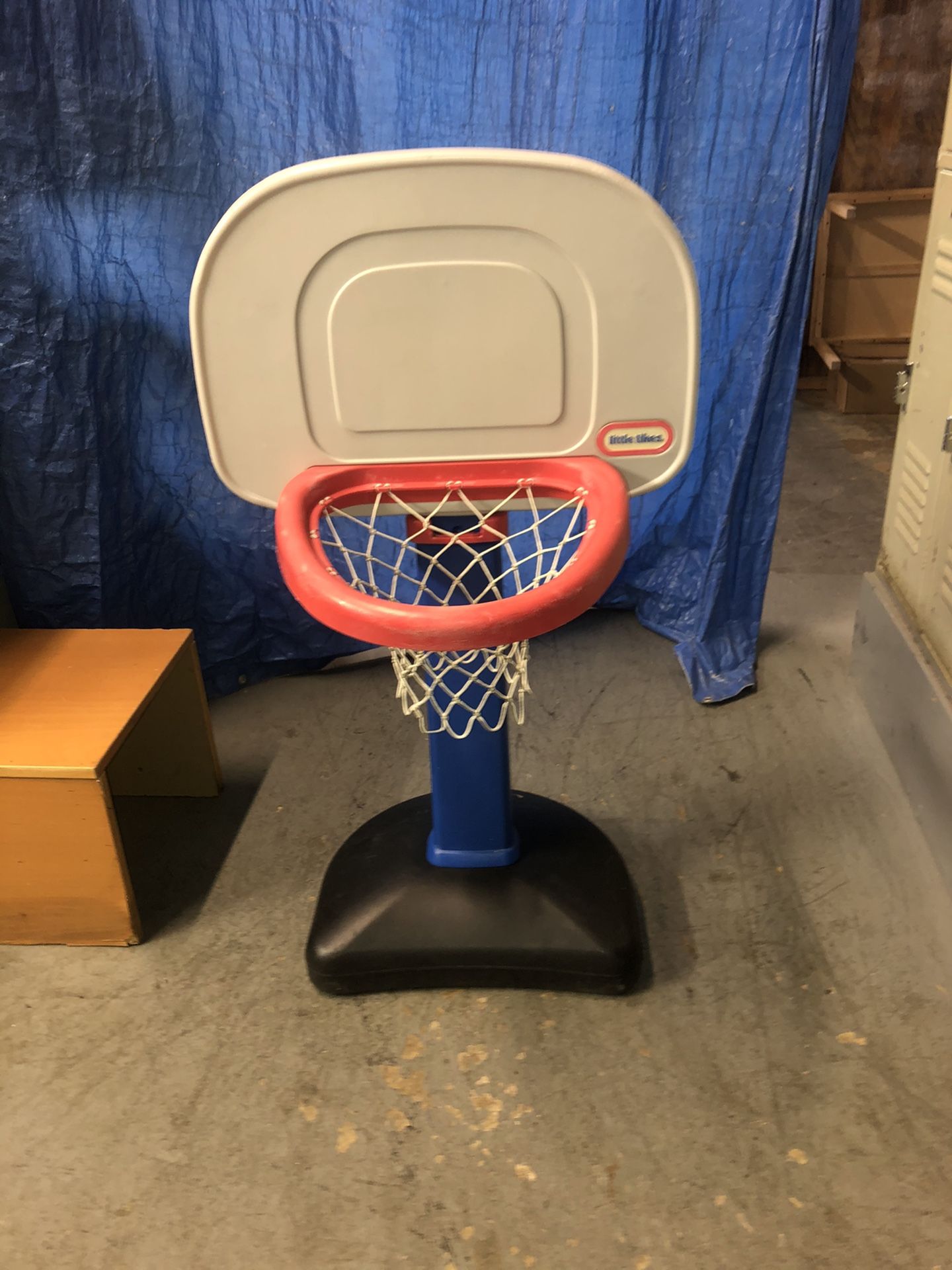 Basketball hoop