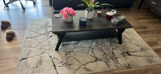 Coffee table with rug