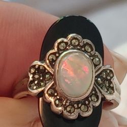 Vtg.Stunning sterling Silver ONYX& FIRE OPAL ,MARCASITES RING-SZ6