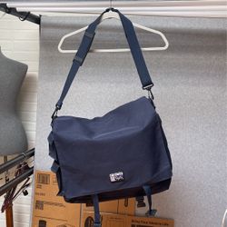 Crop In Style Messenger Storage Bag Navy