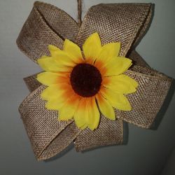 Burlap Bows With Sunflowers