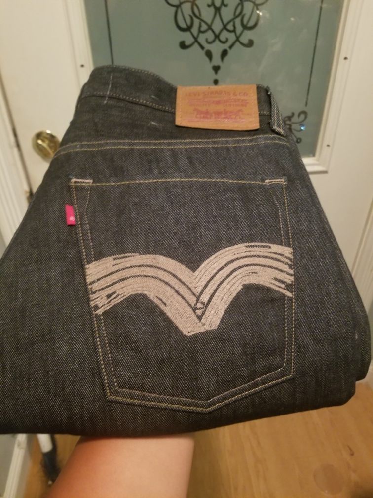 Levi's 569 Jeans...Size 34x30...like new!