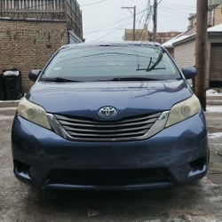 2014 Toyota Sienna XLE