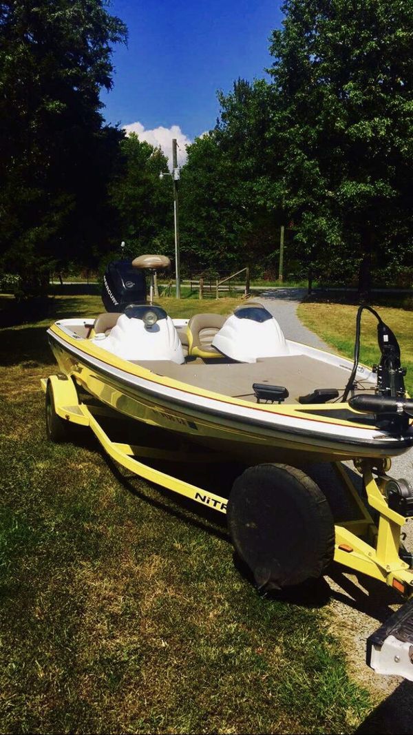 Bass boat