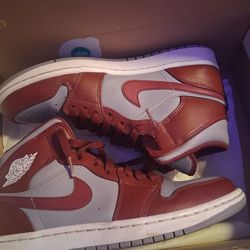Selling nike air jordan