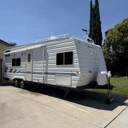 2005 Weekend Warrior 26fb Toyhauler 
