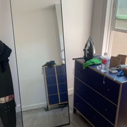 6 Foot Mirror With Built In Collapsible Stand In Back